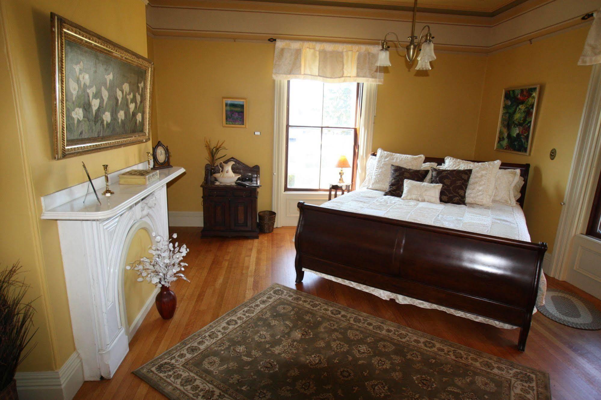 Proctor Mansion Inn Wrentham Bagian luar foto